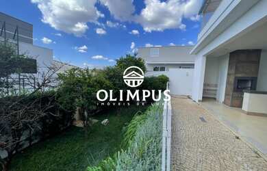 Imagem: A casa em condomínio possui 4 Dormitórios, 3 Banheiros, 4