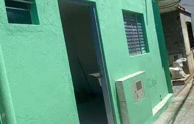 Imagem: A casa possui 1 Dormitório, 1 Banheiro e está localizado