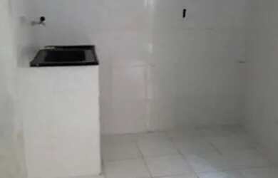 Imagem: A casa possui 1 Dormitório, 1 Banheiro e está localizado