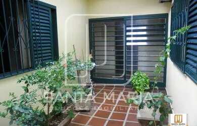 Imagem: A casa possui 3 Dormitórios, 3 Banheiros, 4 Vagas na garagem