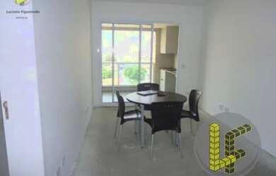 Imagem: O apartamento possui 2 Dormitórios, 1 Banheiro, 2 Vagas na