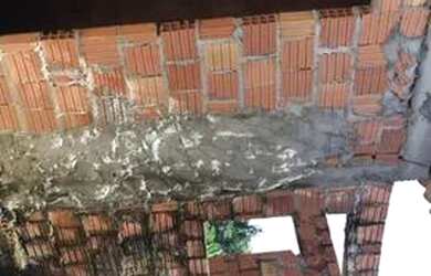 Imagem: A casa possui 2 Dormitórios, 1 Banheiro e está localizado