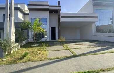 Imagem: A casa em condomínio possui 3 Dormitórios, 1 Banheiro, 4 Vagas