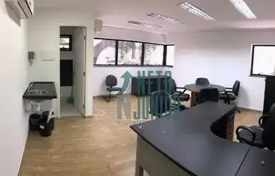 Imagem: O depósito possui 1 Vaga na garagem, 30m² de Área e está