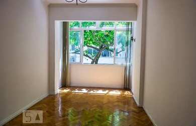 Imagem: O apartamento possui 1 Dormitório, 1 Banheiro, 60m² de Área