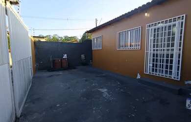 Imagem 3: //Casa com 3 Qrts - Edícula e garagem - Aceita Financiamento