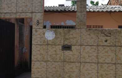 Imagem: A casa possui 5 Dormitórios, 2 Banheiros e está localizado