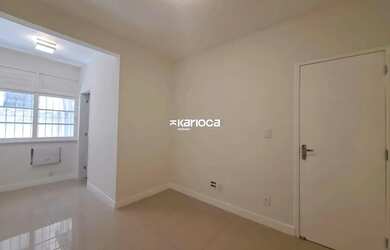 Imagem: O apartamento possui 2 Dormitórios, 2 Banheiros, 74m² de Área