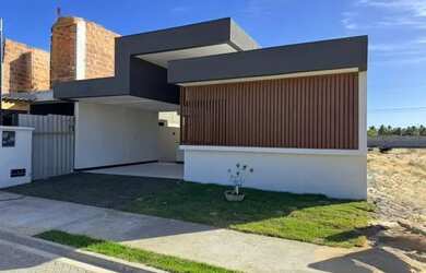 Imagem: A casa em condomínio possui 3 Dormitórios, 3 Banheiros, 2