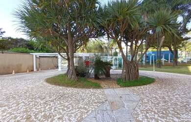 Imagem: O apartamento possui 3 Dormitórios, 1 Banheiro, 3 Vagas na