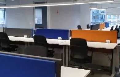 Imagem: O depósito possui 5 Vagas na garagem, 490m² de Área e está