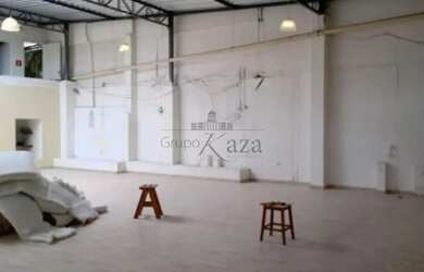 Imagem: A casa possui 5 Dormitórios, 5 Banheiros, 4 Vagas na garagem