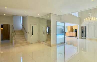 Imagem: A casa em condomínio possui 4 Dormitórios, 5 Banheiros, 4