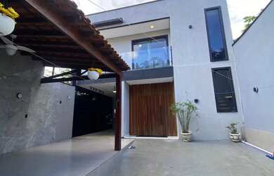 Imagem: A casa possui 2 Dormitórios, 2 Banheiros, 1 Vaga na garagem