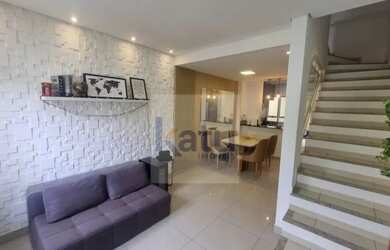 Imagem: A casa em condomínio possui 2 Dormitórios, 2 Banheiros, 2