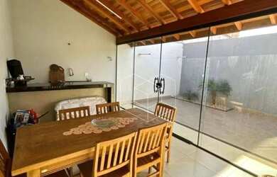 Imagem: A casa em condomínio possui 2 Dormitórios, 2 Banheiros, 2