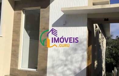 Imagem: A casa possui 3 Dormitórios, 3 Banheiros, 2 Vagas na garagem