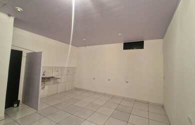 Imagem: O depósito possui 24m² de Área e está localizado em Shopping