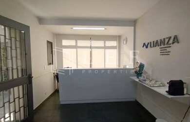 Imagem: O depósito possui 5 Vagas na garagem, 444m² de Área e está