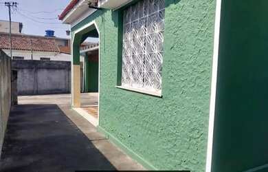 Imagem: A casa possui 2 Dormitórios, 2 Banheiros, 5 Vagas na garagem