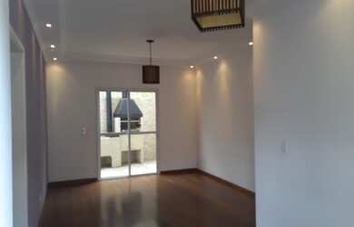 Imagem: A casa possui 2 Dormitórios, 3 Banheiros, 2 Vagas na garagem