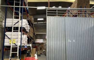 Imagem 6: Galpão/Depósito/Armazém para aluguel e venda com 550 metros quadrados