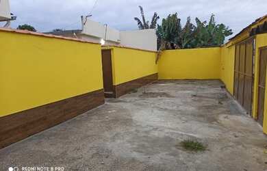 Imagem: A casa possui Área de serviço, Varanda e está localizado