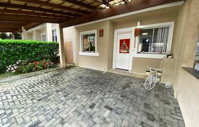 Imagem: A casa em condomínio possui 3 Dormitórios, 3 Banheiros, 2