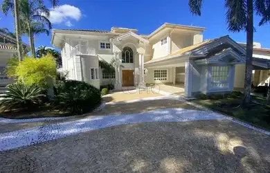 Imagem: A casa em condomínio possui 3 Dormitórios, 5 Banheiros, 4