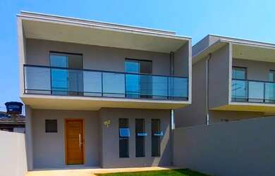 Imagem: A casa possui 3 Dormitórios, 3 Banheiros, 3 Vagas na garagem