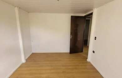 Imagem: A casa possui 3 Dormitórios, 1 Banheiro e está localizado