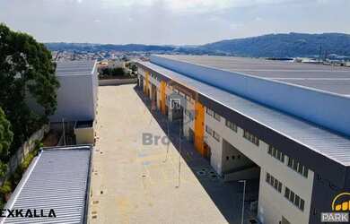 Imagem: O depósito possui 5 Vagas na garagem, 1.266m² de Área e