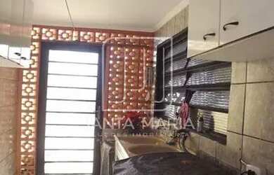 Imagem: A casa possui 3 Dormitórios, 2 Banheiros, 2 Vagas na garagem