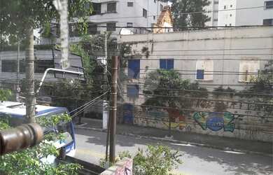 Imagem: O depósito possui 2 Vagas na garagem, 179m² de Área e está