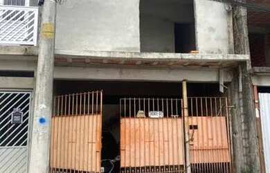 Imagem: A casa possui 5 Dormitórios, 5 Banheiros, 2 Vagas na garagem