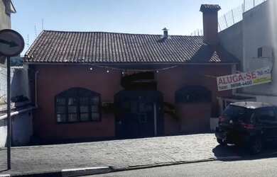 Imagem: O depósito possui 5 Vagas na garagem, 765m² de Área e está