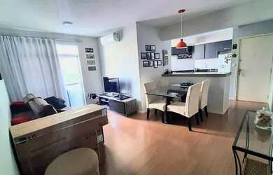 Imagem: O apartamento possui 2 Dormitórios, 1 Banheiro, 2 Vagas na