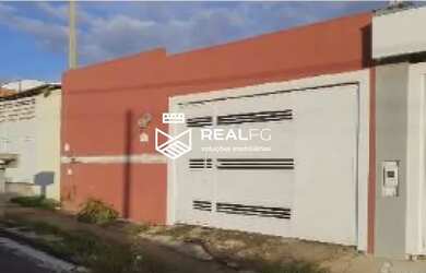 Imagem: A casa possui 2 Dormitórios, 1 Banheiro, 2 Vagas na garagem