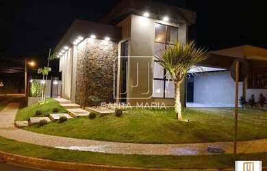 Imagem: A casa em condomínio possui 3 Dormitórios, 3 Banheiros, 4