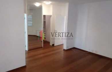 Imagem: A casa possui 4 Dormitórios, 5 Banheiros, 5 Vagas na garagem