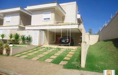 Imagem: A casa em condomínio possui 3 Dormitórios, 5 Banheiros, 4