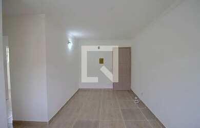 Imagem: O apartamento possui 3 Dormitórios, 1 Banheiro, 1 Vaga na garagem