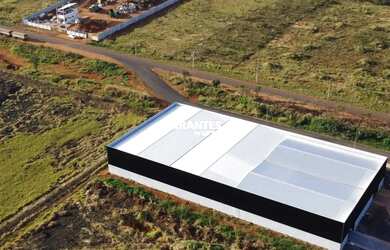 Imagem: O depósito possui 4 Vagas na garagem, 518m² de Área e está