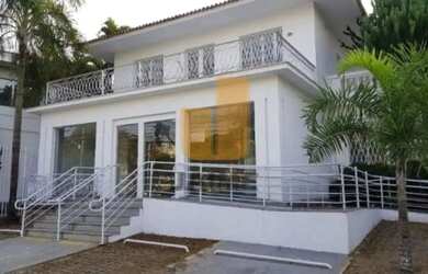 Imagem: O depósito possui 5 Vagas na garagem, 556m² de Área e está