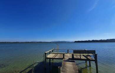Imagem 13: Casa Beira da Lagoa no Condomínio Maranata III com Deck/Pier privado