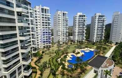 Imagem: O apartamento possui 4 Dormitórios, 5 Banheiros, 4 Vagas na