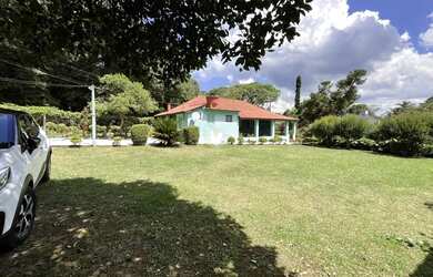 Imagem 9: Casa com amplo pátio e muito área verde