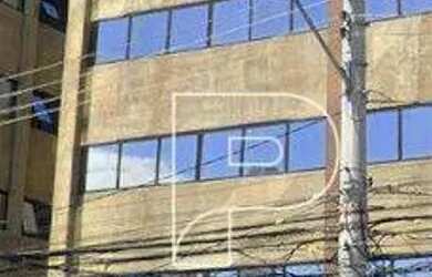 Imagem: O depósito possui 5 Vagas na garagem, 356m² de Área e está