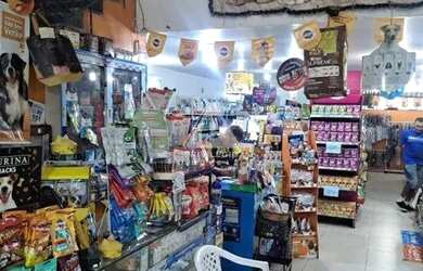 Imagem: O depósito possui 1 Vaga na garagem, 216m² de Área e está