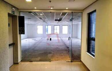 Imagem: O depósito possui 2 Vagas na garagem e 120m² de Área e está